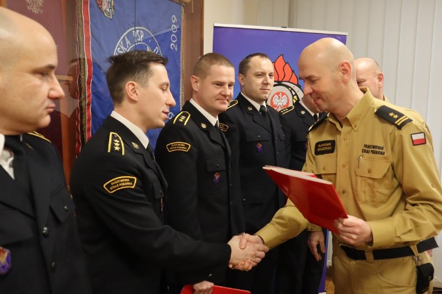 Uroczystość wręczenia strażakom z Torunia awansów odbyła się w poniedziałek 5 lutego
