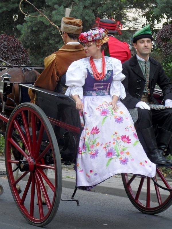 Przepiękne konie, piękne stroje i sportowa rywalizacja, a...