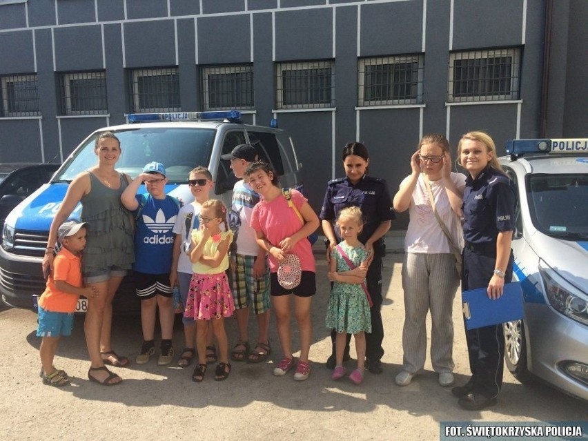 Dzieci odwiedziły komendę policji w Końskich 