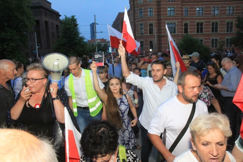 10 tysięcy osób protestowało we Wrocławiu w obronie sądów