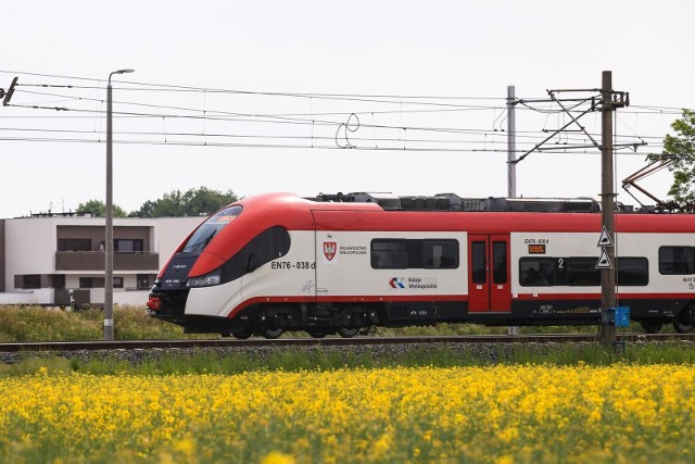 Pociąg Kolei Wielkopolskich relacji Wolsztyn - Gołańcz potrącił mężczyznę, który znalazł się na torach.