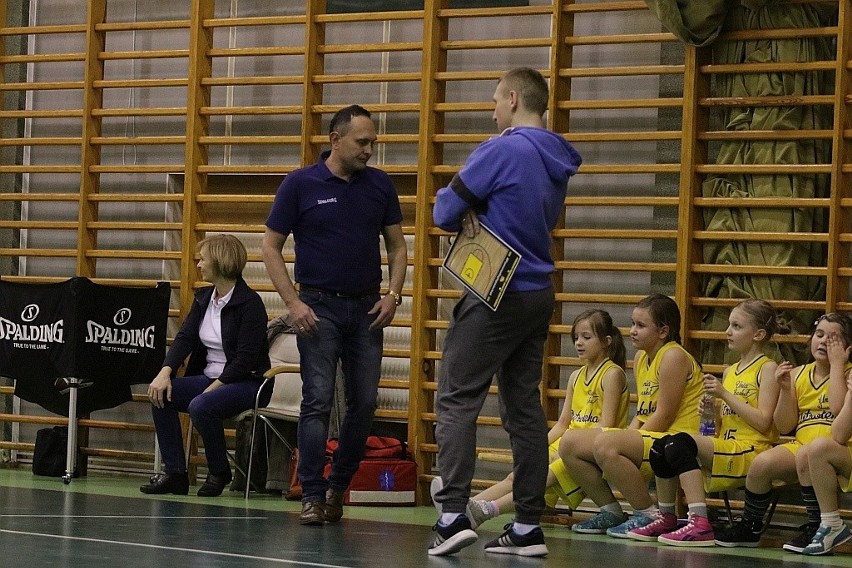 Pierwszy mecz najmłodszych koszykarek Unii Basket [WIDEO, ZDJĘCIA]