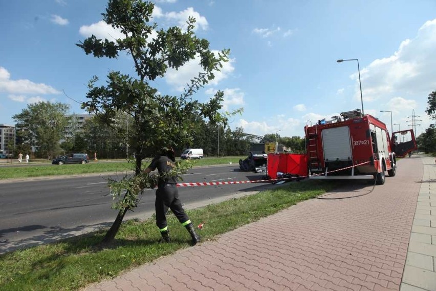 Wypadek na ul. Stella-Sawickiego. Droga w kierunku centrum...