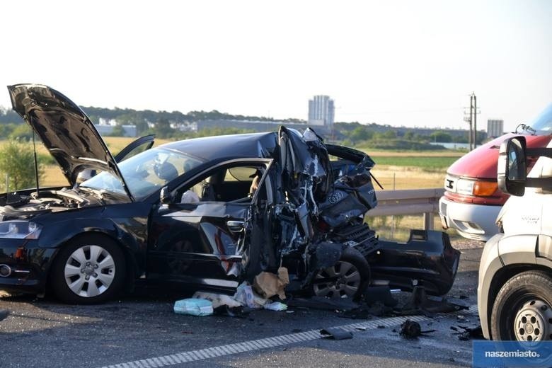 Tragiczny wypadek na autostradzie. Nie żyje 10-miesięczne dziecko