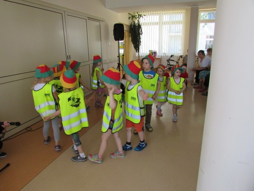 Przedszkolaki w DPS w Koszalinie