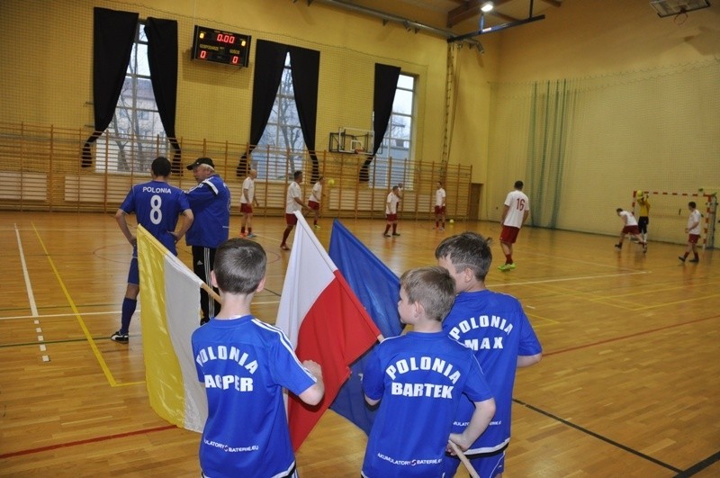 Reprezentacja Polski w futsalu podróżuje po kraju, gdzie...