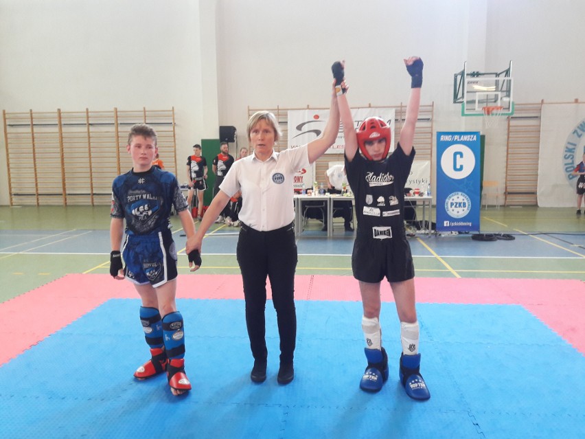 Siedem medali młodych kickboxerów Gladiatora Binczarowa w mistrzostwach Polski [ZDJĘCIA]