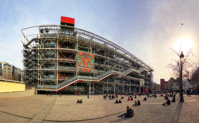 Centrum Pompidou w zeszłym roku przyciągnęło ponad trzy miliony odwiedzających. Budynek wymaga jednak przeprowadzenia obszernych prac remontowo-budowlanych, aby móc dalej pełnić swoją funkcję.