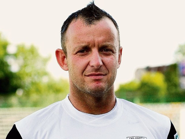 Michał Wróbel nie tylko strzeże bramki Olimpii, ale także prowadzi zajęcia w piłkarskim przedszkolu w klubie.