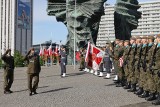 Święto Konstytucji Trzeciego Maja w Katowicach. Uroczysty apel i salwa honorowa