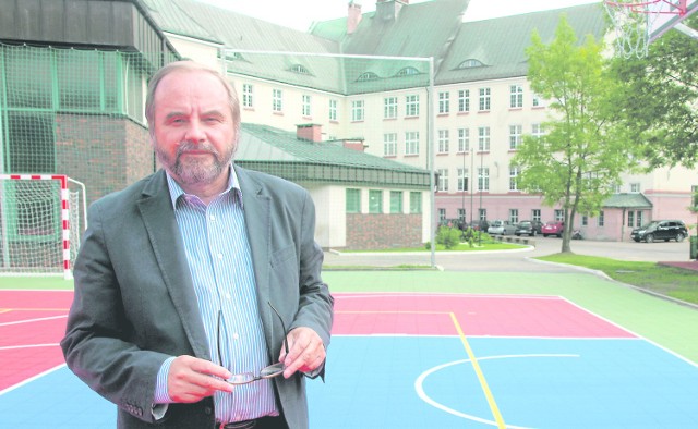 Rafał Janus zachęca do  udziału w 70. urodzinach szkoły.
