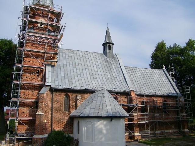Remont kościoła parafialnego pod wezwaniem Świętej Małgorzaty w Moskorzewie zakończy się w październiku 2012 roku.