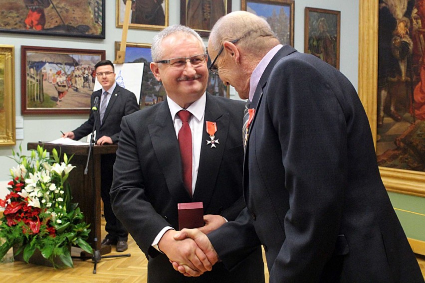 Honorowi dawcy krwi wyróżnieni przez prezydenta (FOTO)