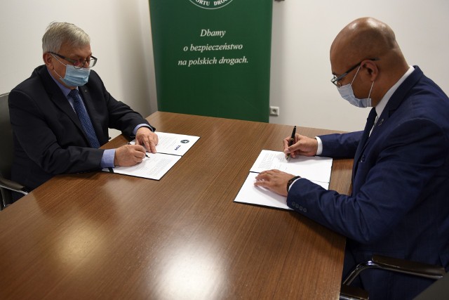 Główny Inspektor Transportu Drogowego i Dyrektor Transportowego Dozoru Technicznego podpisali porozumienie o współpracy.