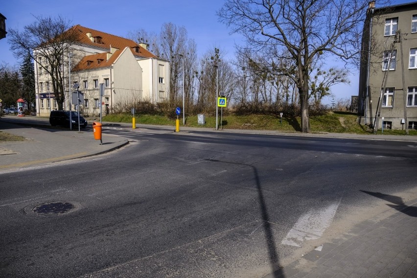 Braki w malowaniu znaków poziomych na Łąkowej, Poznańskiej,...