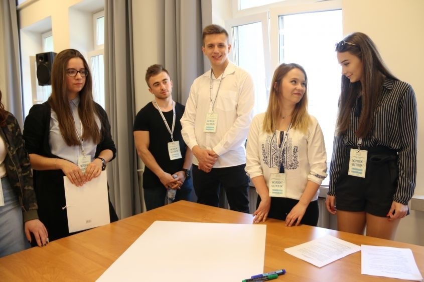 W Starachowicach młodzieżowa konferencja "Twój problem, to nasz problem"