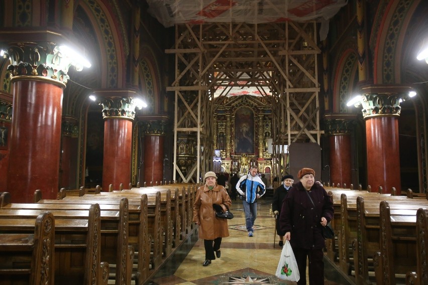 W katedrze w Sosnowcu znów odbywają się msze św.