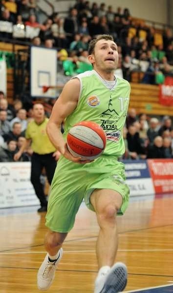 Najskuteczniejszym koszykarzem sobotniego spotkania był Łukasz Wiśniewski, który zdobył 21 punktów