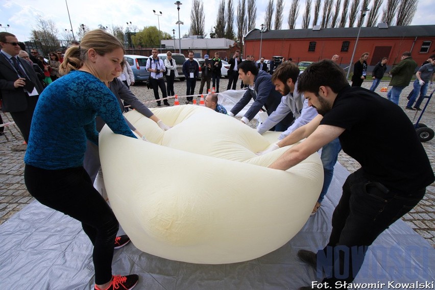 Start balonu stratosferycznego spod Centrum Nowoczesności Młyn Wiedzy