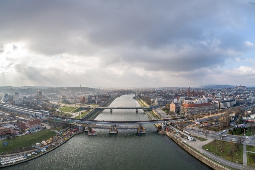 Megainwestycja w centrum Krakowa rośnie jak na drożdżach [ZDJĘCIA]