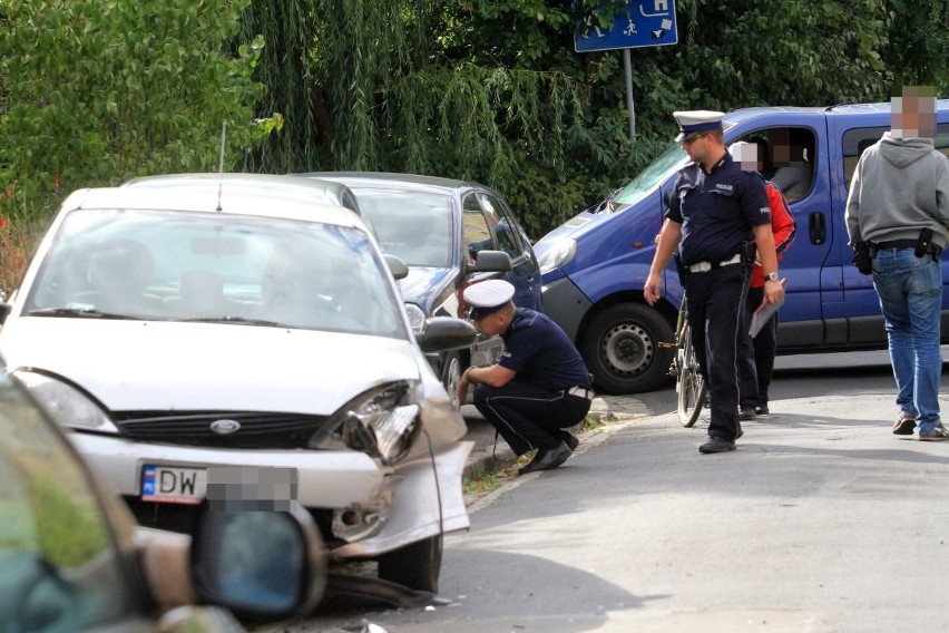 Staranował samochody na Sępolnie. Zatrzymała go policja