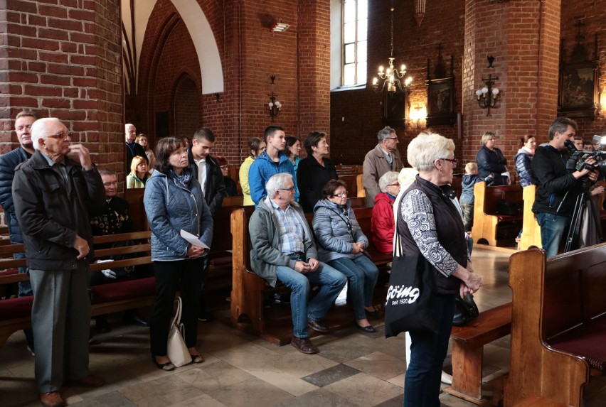 Marsz pokoju", w piątek wieczorem rozpoczął XXXII Tydzień...