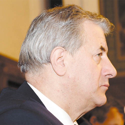 Prezydent Słupska Maciej Kobyliński będzie nadal otrzymywał co miesiąc dzieśięć tysięcy czterysta złotych brutto.