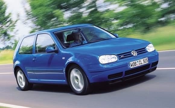 Najpopularniejszą marką z importu jest nadal Volkswagen.