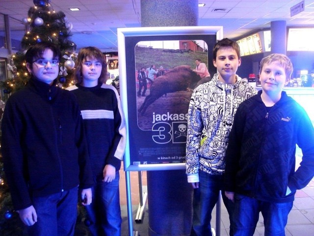 Maćka, Olka, Michała i Adama skusiła do obejrzenia "Jackass&#8221; perspektywa zobaczenia ekranizacji szalonych pomysłów