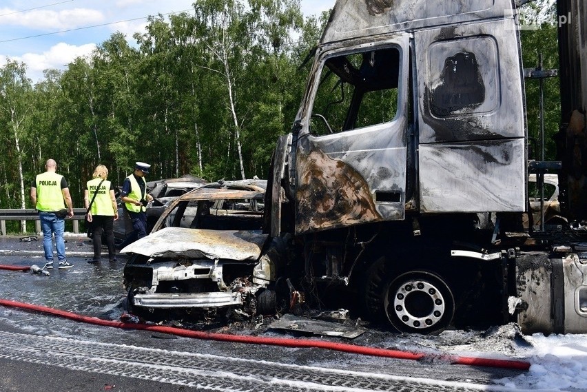 Do wypadku na autostradzie A6 pod Szczecinem doszło 9...