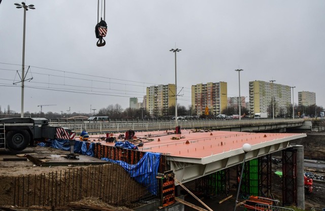 Nowy wiadukt ma być przejezdny jeszcze zimą.