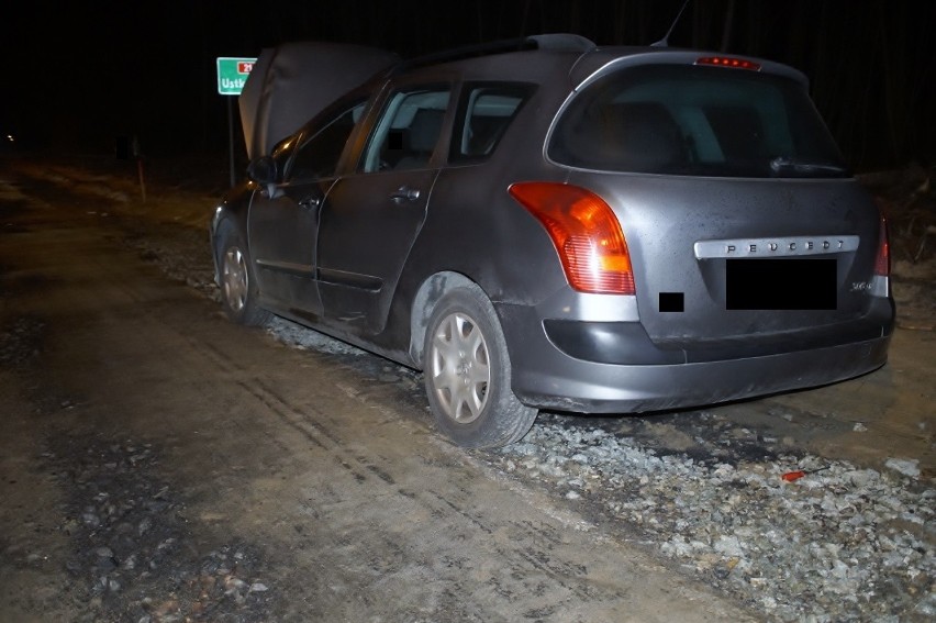 Pijany kierowca wjechał w sygnalizator i zaporę na remontowanej drodze krajowej 21