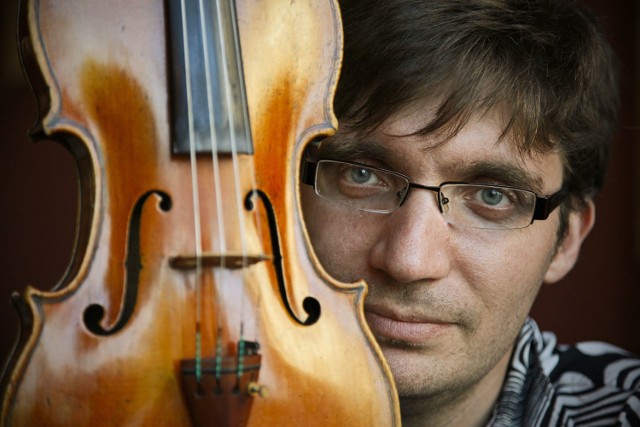 Piotr Pławner należy do najwybitniejszych i najbardziej kreatywnych skrzypków swojej generacji. 