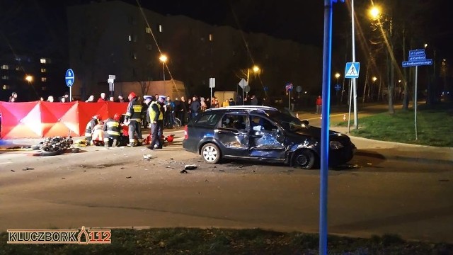 Motocyklista zginął w wypadku na skrzyżowaniu Jagiellońskiej i Cybisa w Kluczborku.