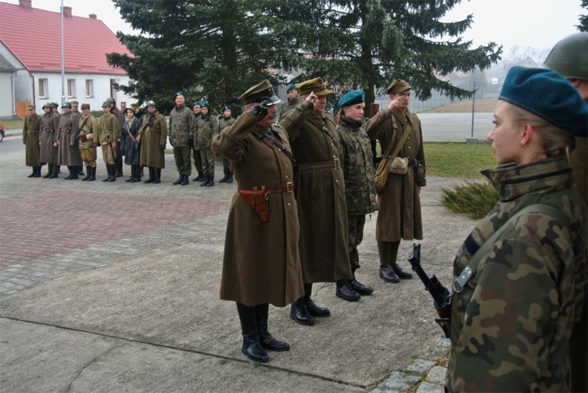 Koszalinianie pamiętali o poległych w Podgajach.