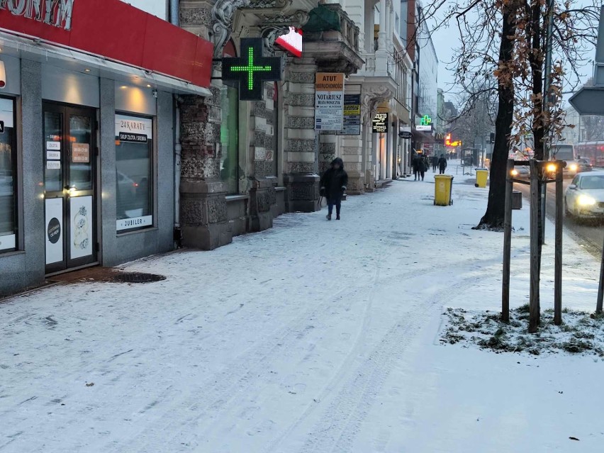 Zima zaatakowała w Częstochowie. Zasypane chodniki, ulice i...