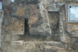 Wykopaliska na rynku w Myśliborzu. Archeolodzy znaleźli fundamenty pierwszego ratusza, naczynie ze zbożem, czy szkielet konia [ZDJĘCIA]