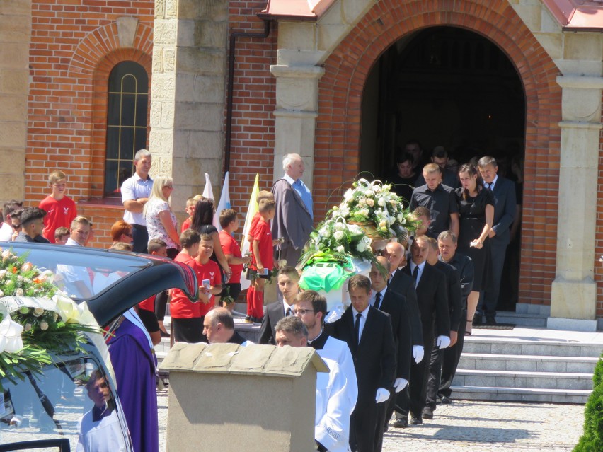 Uroczystości pogrzebowe w Wysokiej. Beatę i Kacperka żegnała...