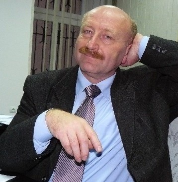 Waldemar Górczyński ma 51 lat. Mieszka w Świechocinie, jego żona Alicja pracuje w Ośrodku Pomocy Społecznej. Wójtem jest od 1998 r.