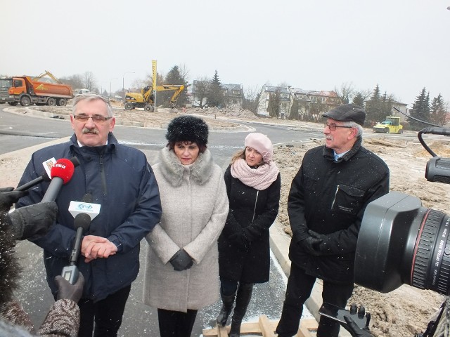 Zarząd Powiatu Starachowice obiecuje przejezdność ronda za około dwa tygodnie