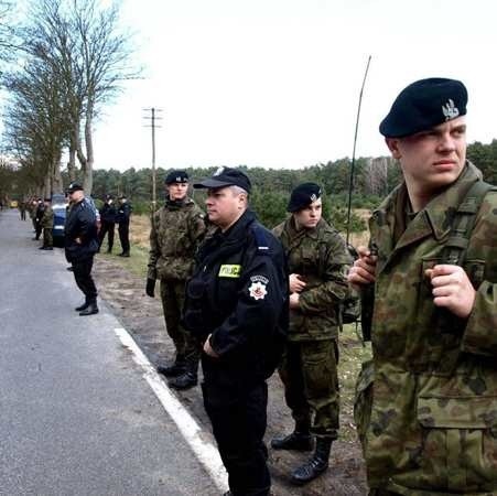 Michała szukali policjanci i 200 żołnierzy z III batalionu jednostki w Wędrzynie