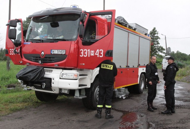 Przygotowania straży się wydobycia awionetki ze st