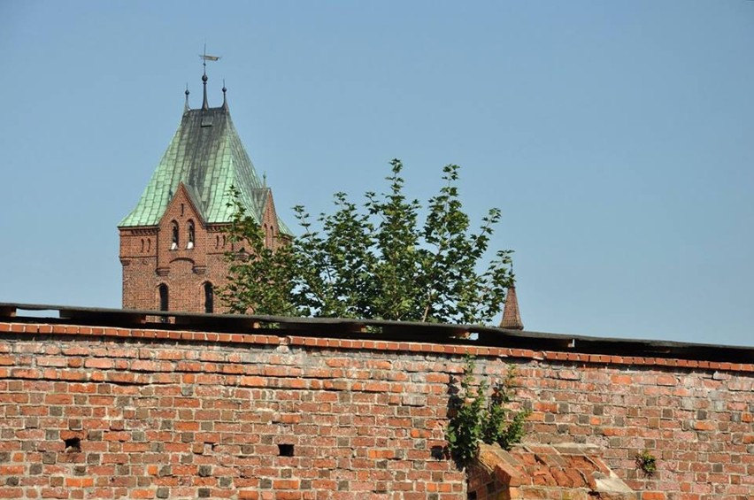 Średniowieczne mury w Byczynie sypią się i pilnie wymagają...