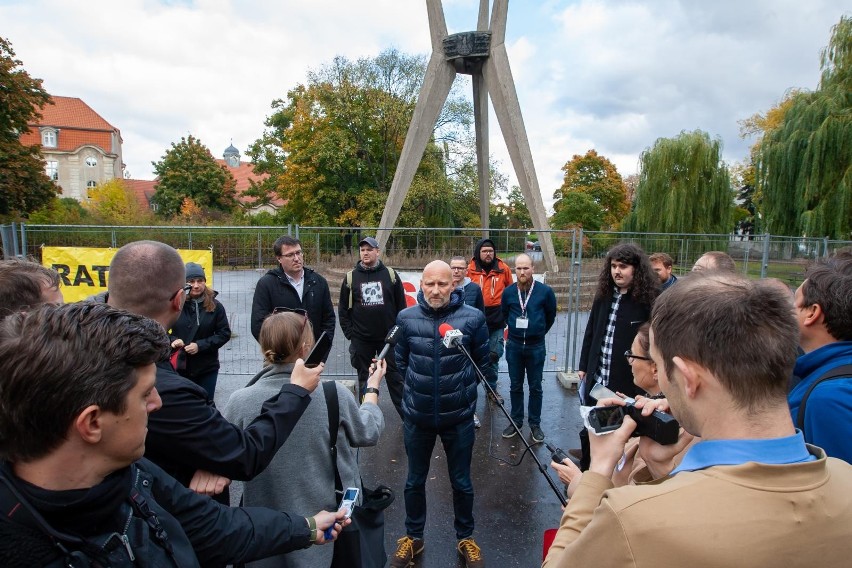 12.10.2021 bydgoszcz skwer leszka bialego pomnik tysiaclecia...