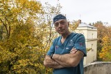 Przeciw HPV zaszczepiono miliony ludzi na świecie. Ja zaszczepiłem swoje dzieci i wnuczkę też będę szczepił - mówi prof. Robert Jach