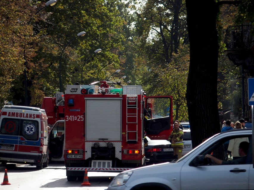 Nowy Sącz. Pożar w kamienicy przy al. Batorego sparaliżował miasto