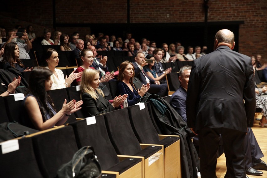 Ślubowanie adwokatów. Od teraz formalnie mogą używać tytułu. Zobacz zdjęcia z uroczystości