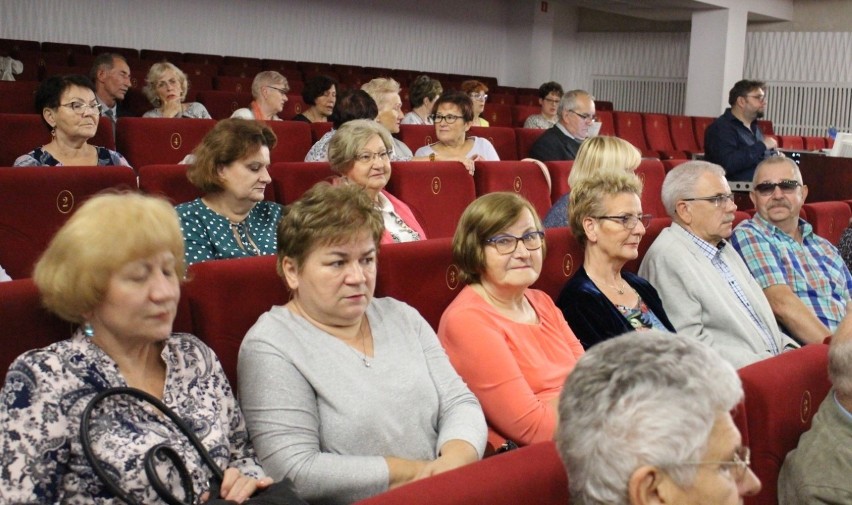 Podczas uroczystej inauguracji w Teatrze Miejskim, ponad 200...