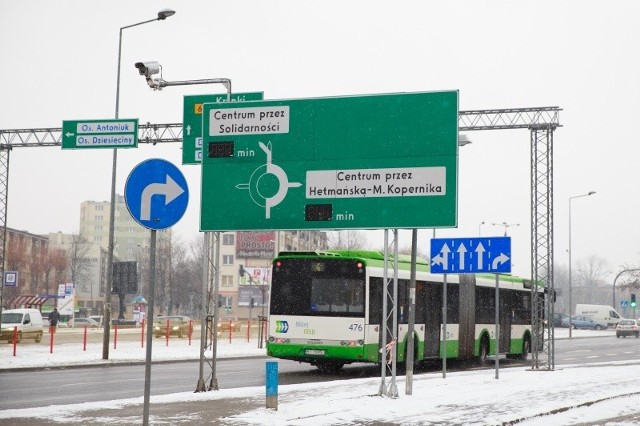 Tablica informująca o czasie dojazdu do centrum została zamontowana m.in. przy al. Jana Pawła II