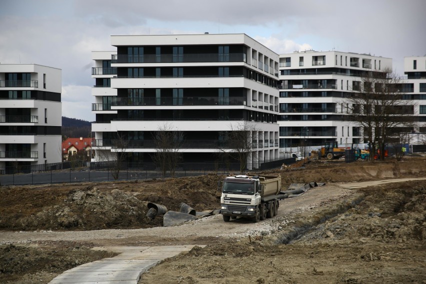 Kraków. Rozpoczęła się rozbudowa centrum handlowego Atut na Ruczaju [ZDJĘCIA]